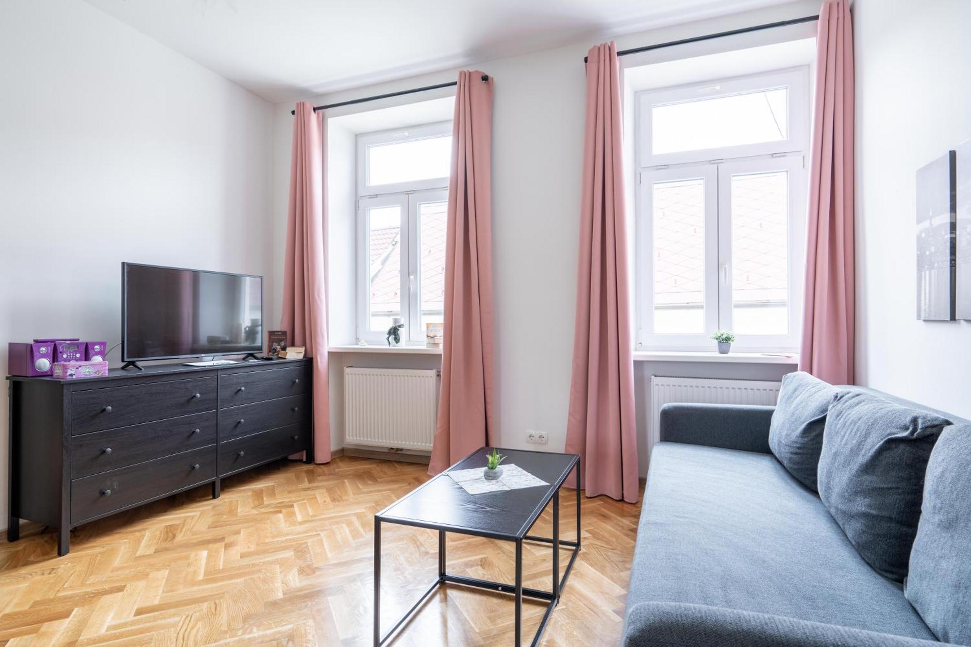 Revliving Apartments Eggenburg Buitenkant foto