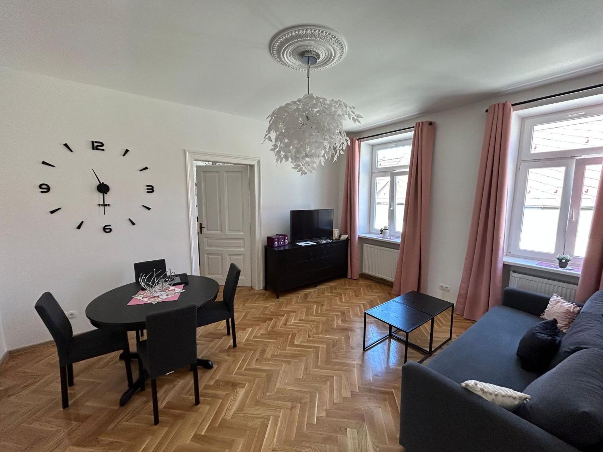 Revliving Apartments Eggenburg Buitenkant foto