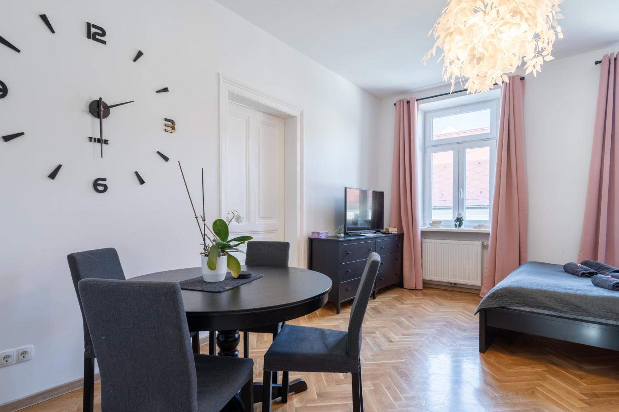 Revliving Apartments Eggenburg Buitenkant foto