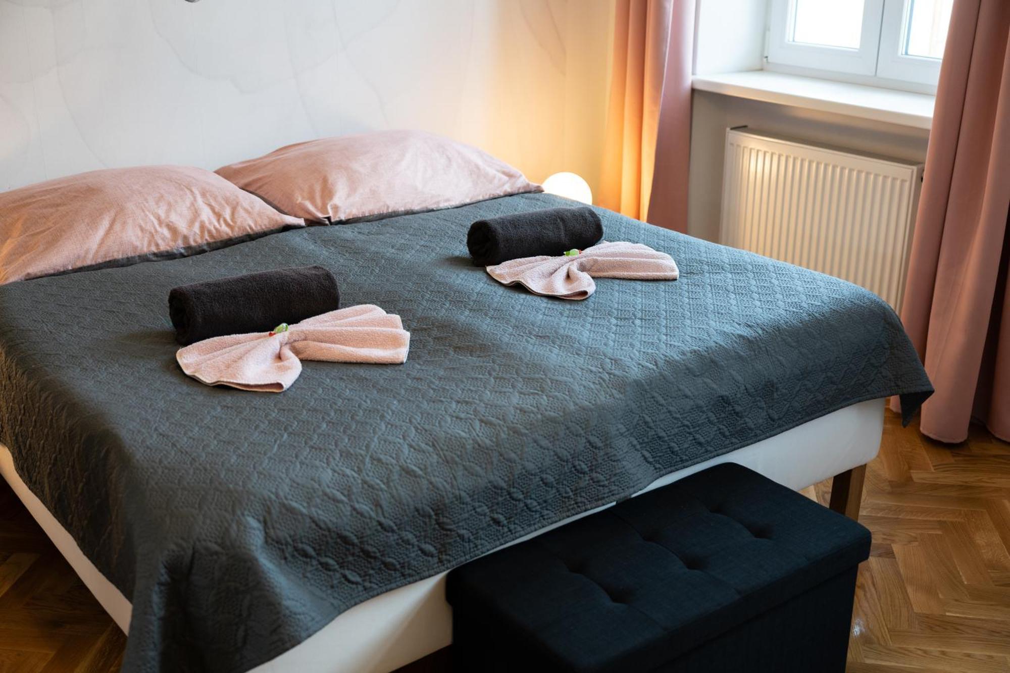 Revliving Apartments Eggenburg Buitenkant foto