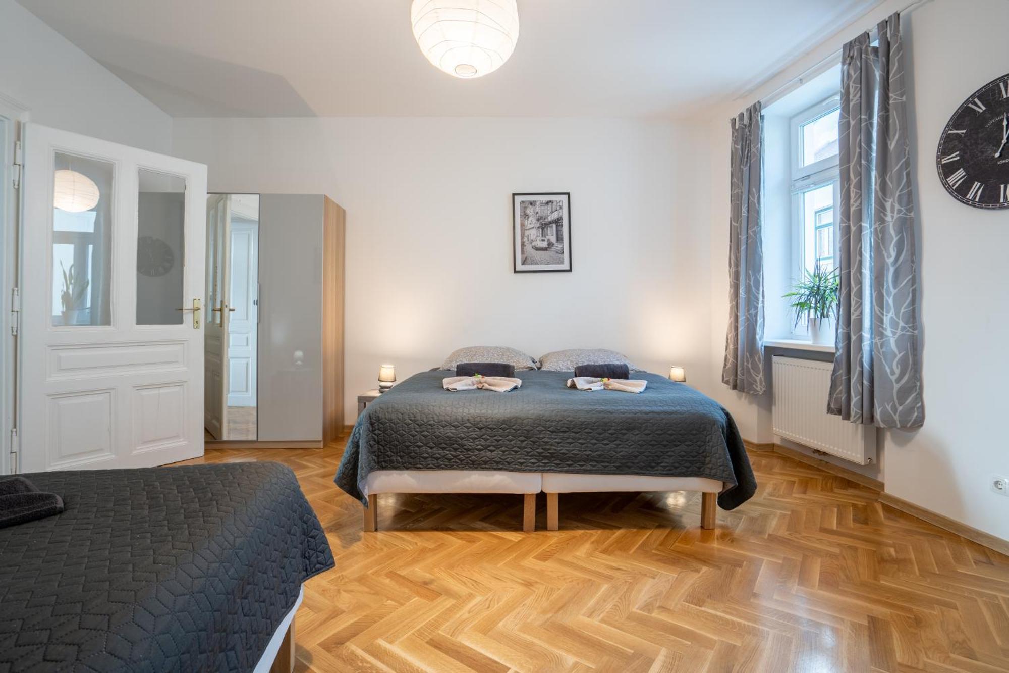 Revliving Apartments Eggenburg Buitenkant foto