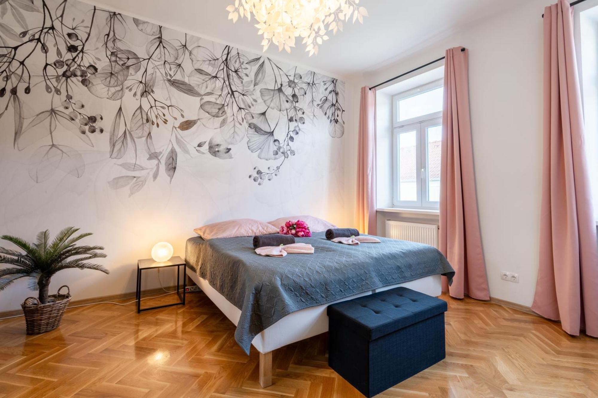 Revliving Apartments Eggenburg Buitenkant foto